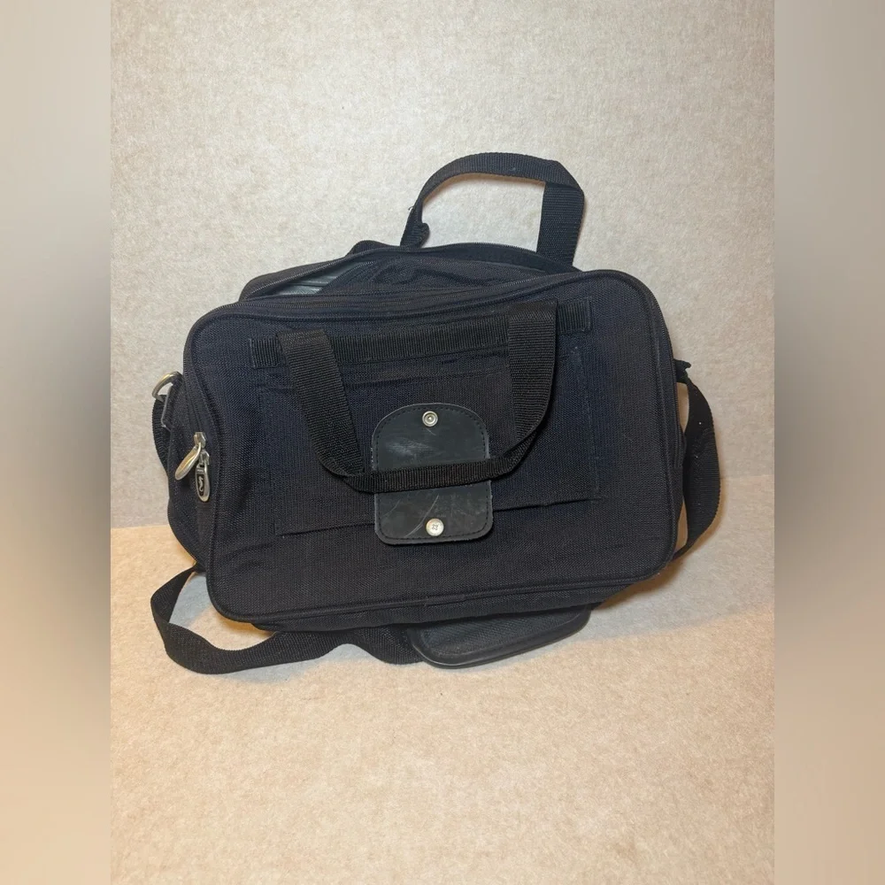 Atlantic Black Travel Shoulder Computer Laptop Electronic Bag 3 Zipper Pockets